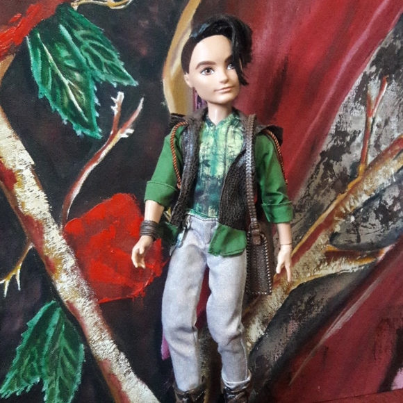 Ever After High Hunter Huntsman Doll - Picture 4 of 16